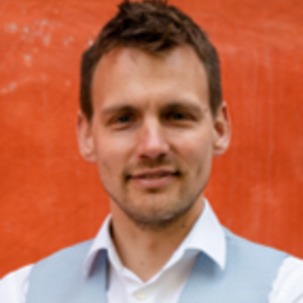 Prof. Dr. Florian Uhrig Prof. Dr. Florian Uhrig