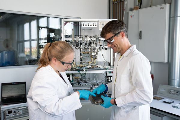 Hochtemperatur-PEM-Brennstoffzellen und Elektrochemische Wasserstoffpumpen