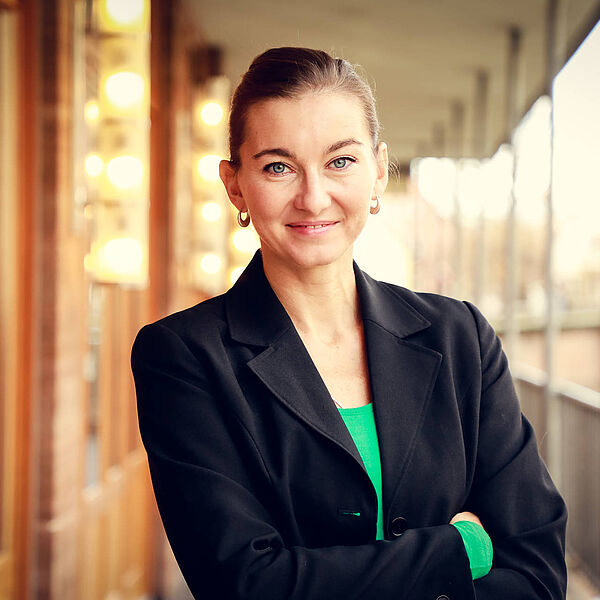 Dr. Maria Hammer Dr. Maria Hammer