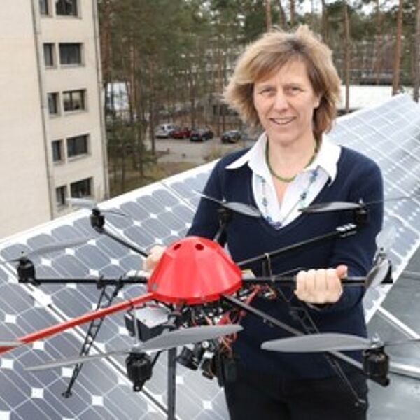 Dr. Claudia Buerhop-Lutz Dr. Claudia Buerhop-Lutz