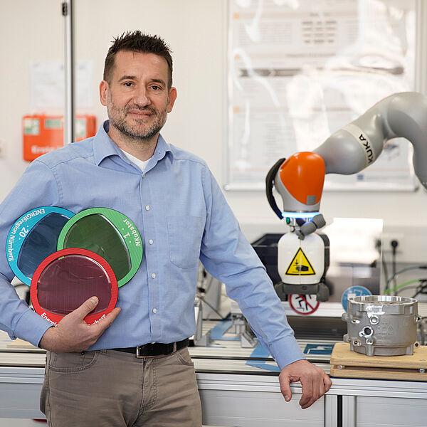 Prof. Dr. Ronald Schmidt-Vollus Prof. Dr. Ronald Schmidt-Vollus