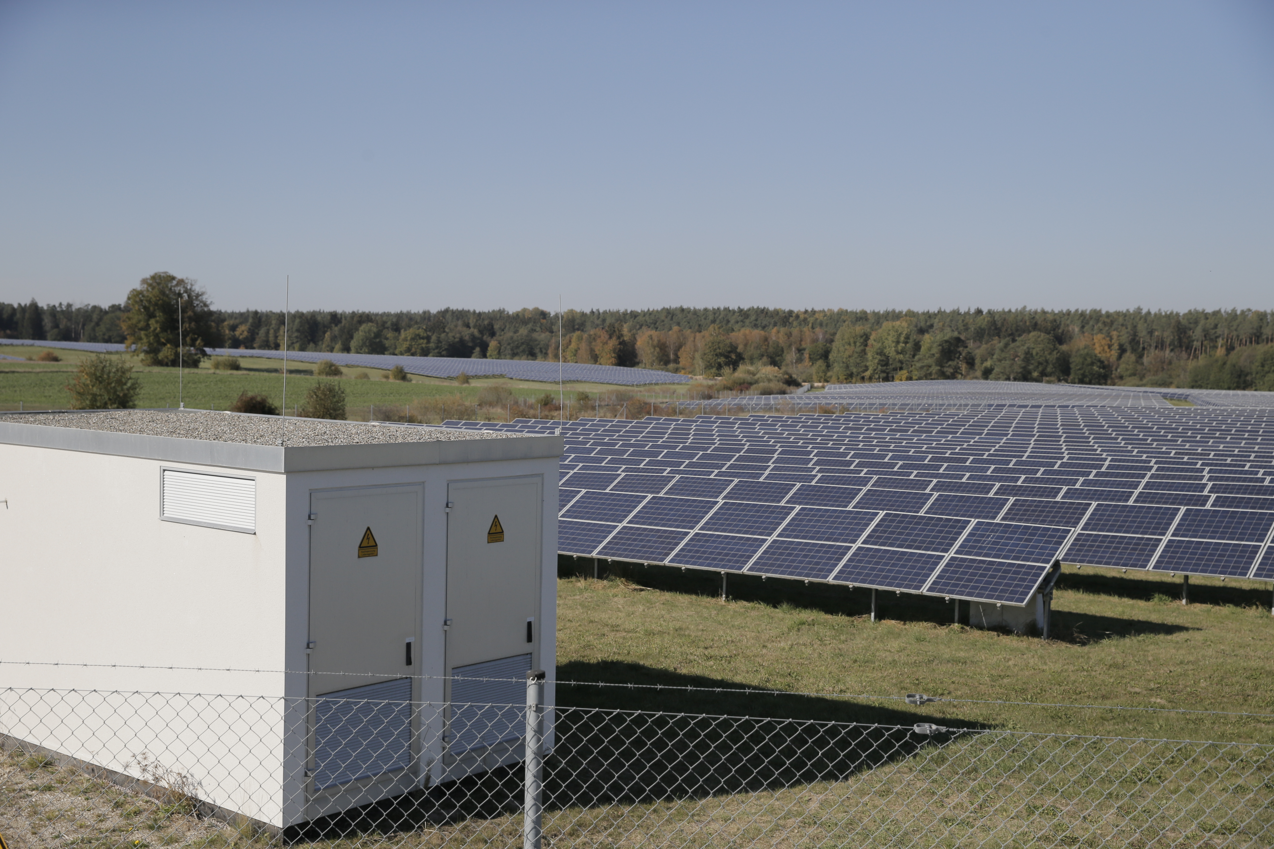 Entwicklung netzdienliches Photovoltaik-Speicher-System Entwicklung netzdienliches Photovoltaik-Speicher-System